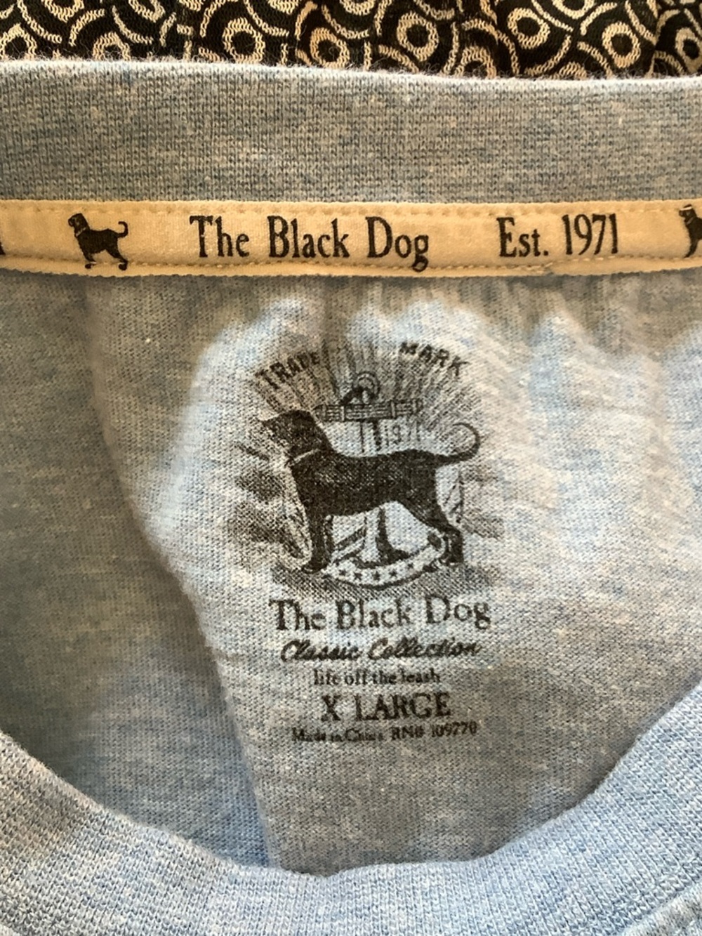 The Black Dog Sky Blue Logo Pocket T-Shirt - Picture 4 of 4